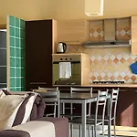 Modern Isola Apartment - Metro & Self-Checkin