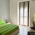 Modern Isola Apartment - Metro & Self-Checkin